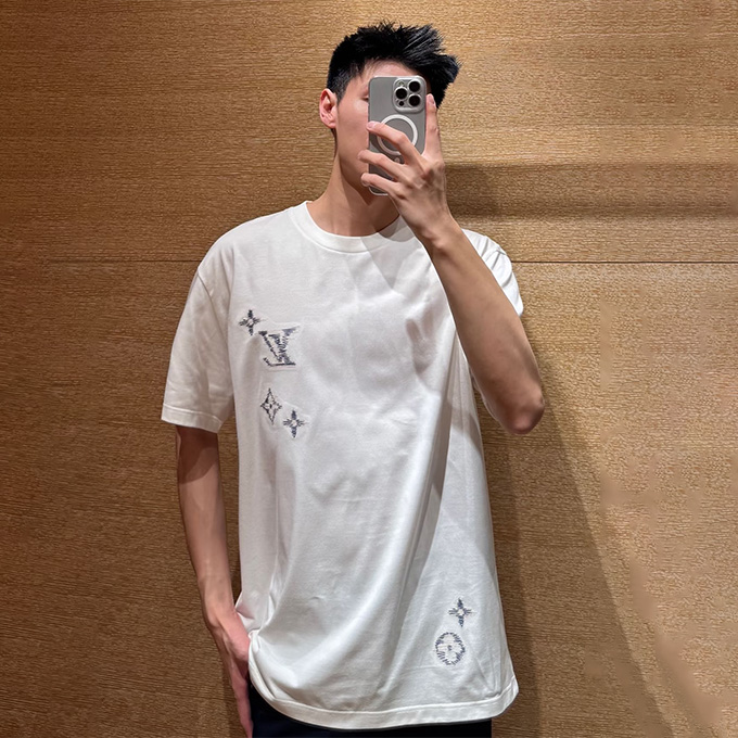 lv louis vuitton signature embroidered crew neck t-shirt